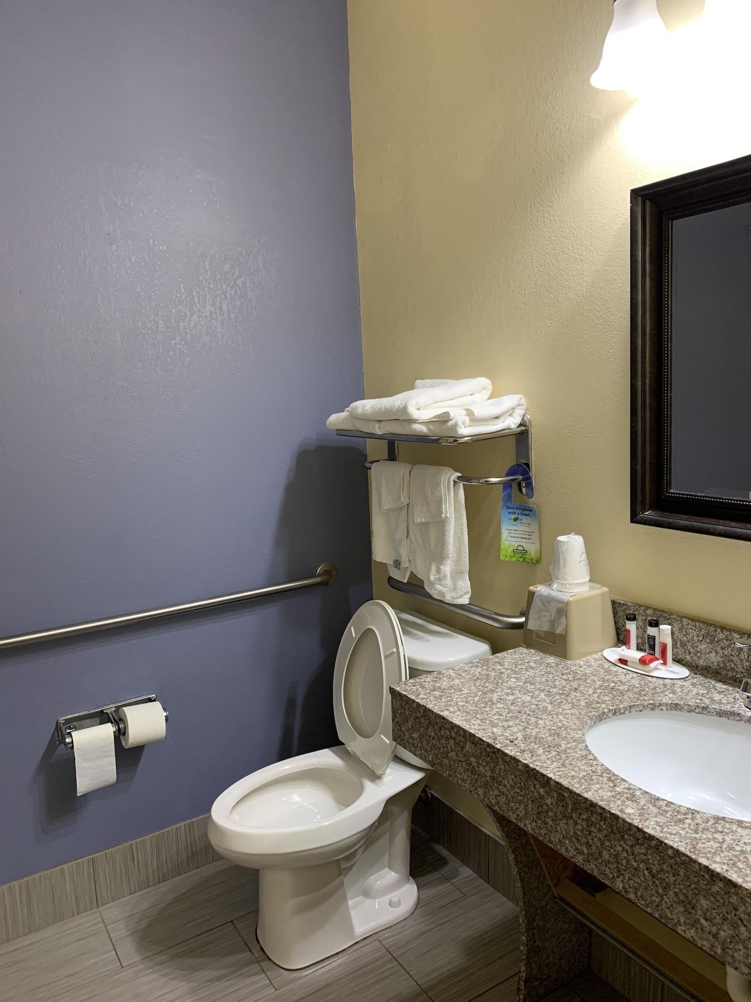 Days Inn & Suites By Wyndham Prattville-Montgomery Dış mekan fotoğraf