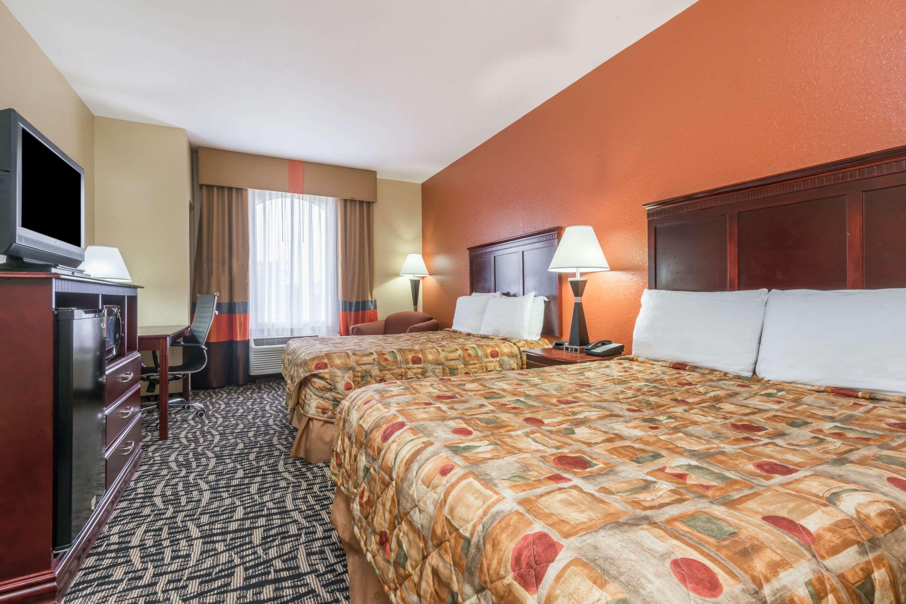 Days Inn & Suites By Wyndham Prattville-Montgomery Dış mekan fotoğraf