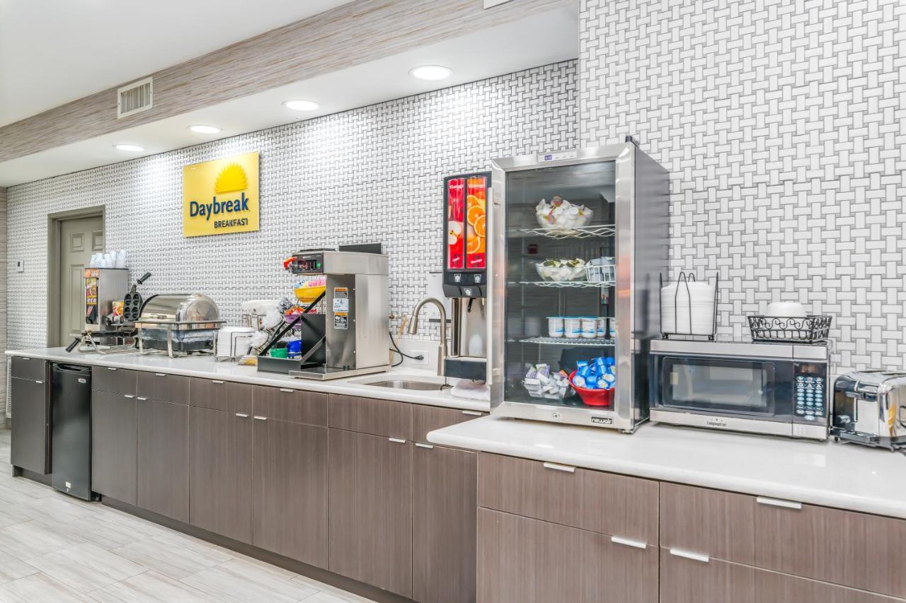 Days Inn & Suites By Wyndham Prattville-Montgomery Dış mekan fotoğraf