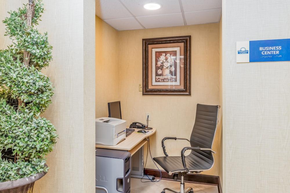 Days Inn & Suites By Wyndham Prattville-Montgomery Dış mekan fotoğraf