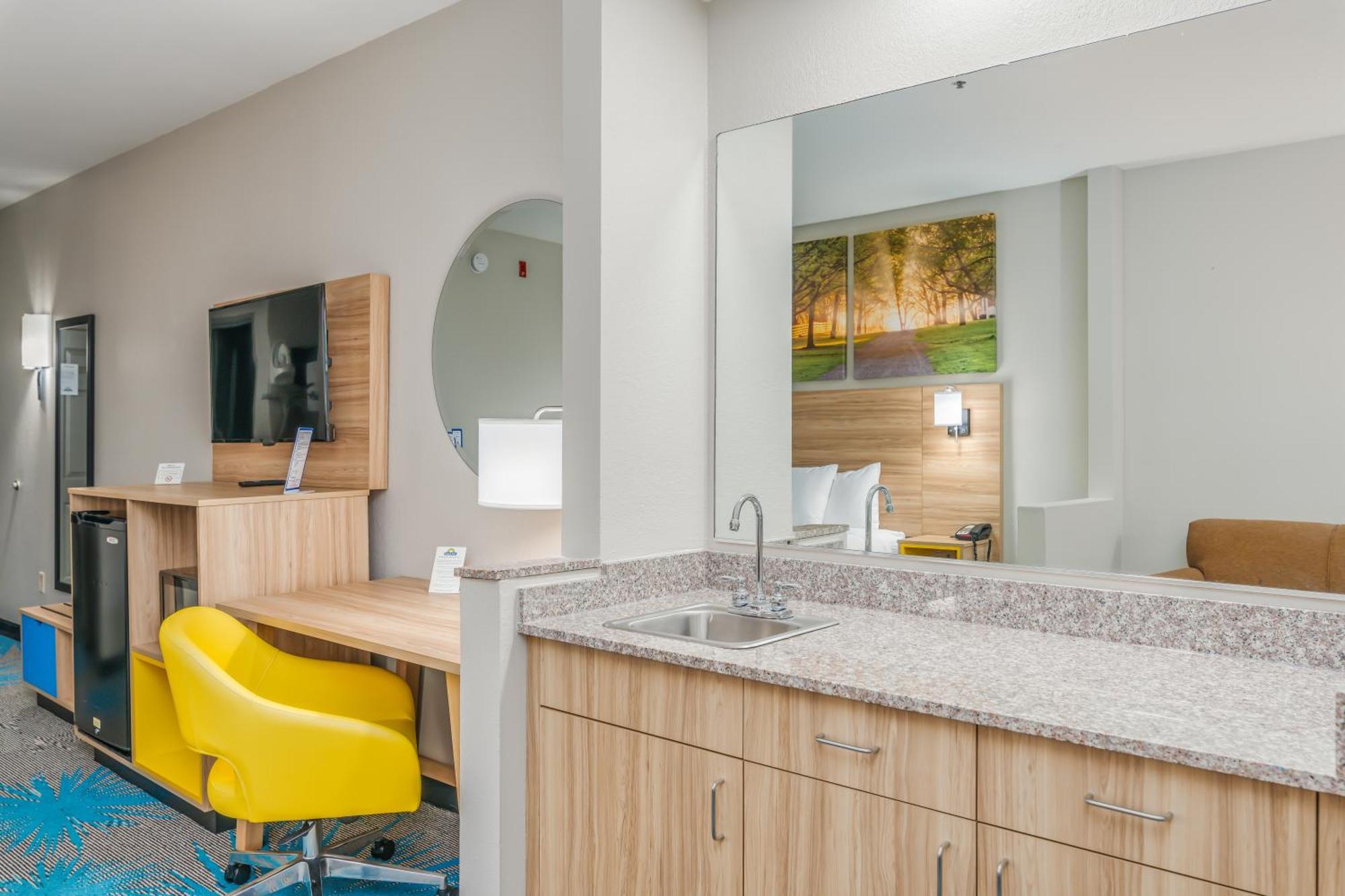 Days Inn & Suites By Wyndham Prattville-Montgomery Dış mekan fotoğraf